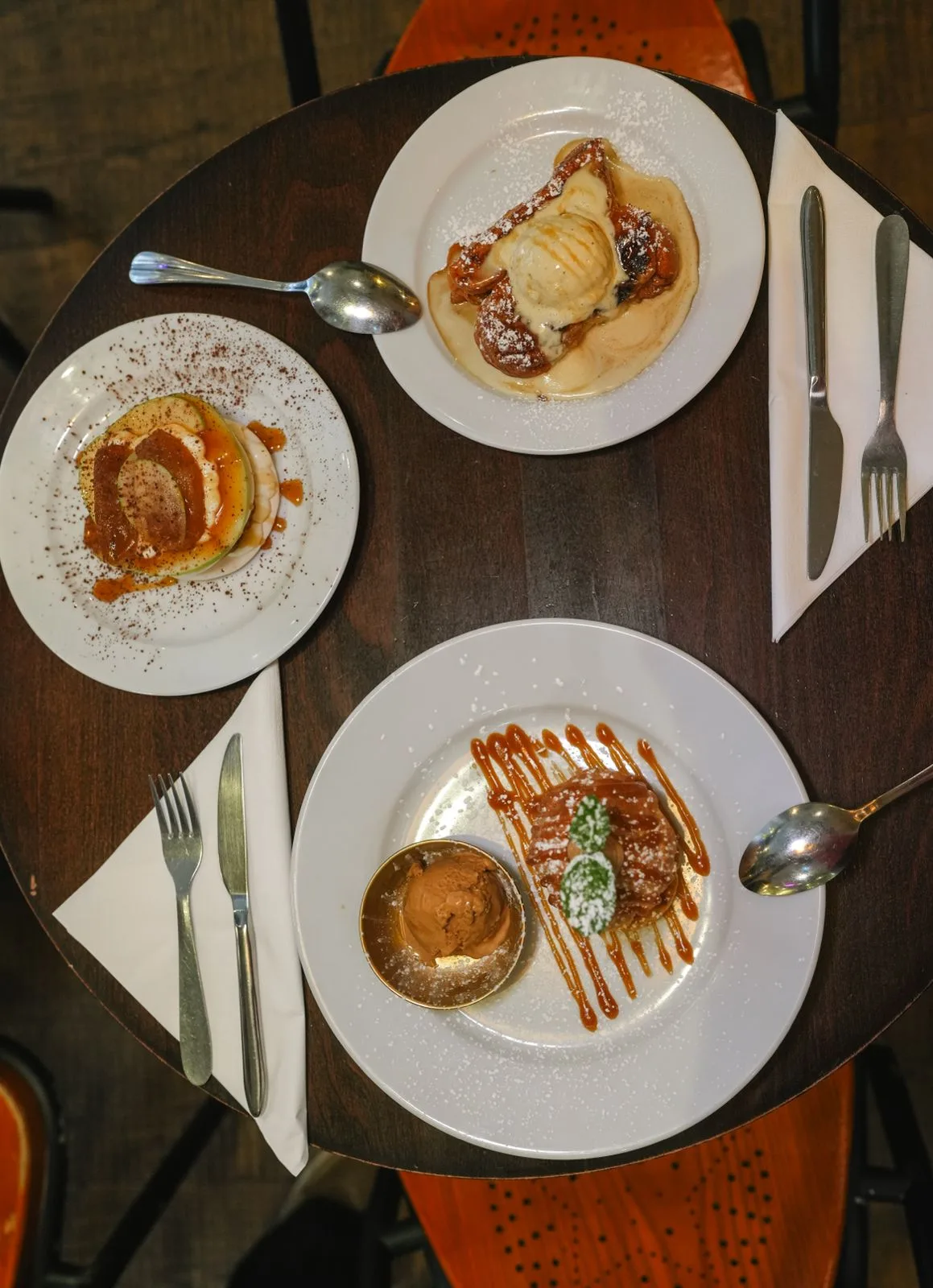 Plat du jour servi à table